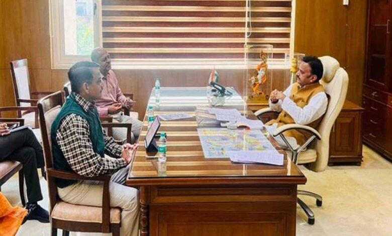 शासकीय चिकित्सा महाविद्यालयों के शिक्षकों के भत्तों को और अधिक आकर्षक बनाने के लिए प्रस्ताव करें तैयार: उप मुख्यमंत्री शुक्ल