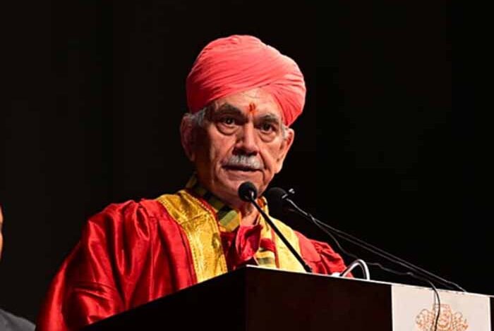 जम्मू यूनिवर्सिटी दीक्षांत समारोह: LG मनोज सिन्हा बोले— आतंकवाद विकास का सबसे बड़ा रोड़ा