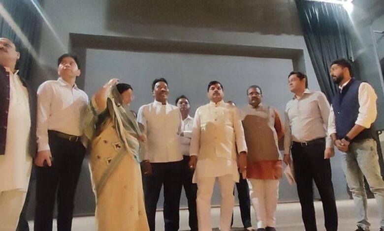 मुख्यमंत्री मोहन यादव ने एमजी रोड थाने का दौरा किया, अपराधों की ली जानकारी, गोपाल मंदिर भी पहुंचे