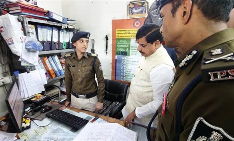 मुख्यमंत्री-डॉ.-यादव-ने-एमजी-रोड़-थाने-का-किया-औचक-निरीक्षण