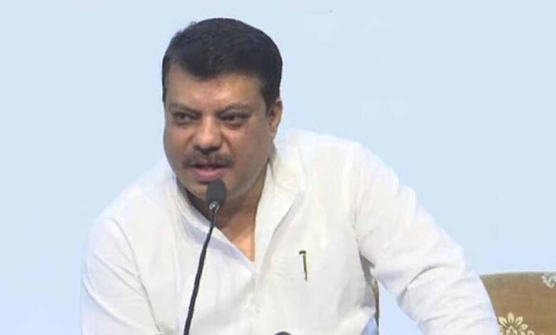 उमंग सिंघार ने बिरसा मुंडा जयंती पर दी शुभकामनाएँ, BJP पर आदिवासी राजनीति का आरोप