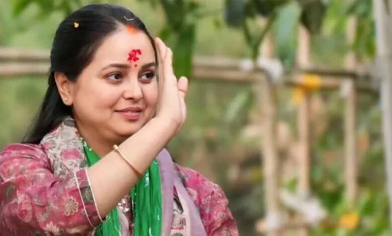 लालू-की-बेटी-रोहिणी-का-बड़ा-फैसला:-राजनीति-और-परिवार-दोनों-से-दूरी-का-ऐलान