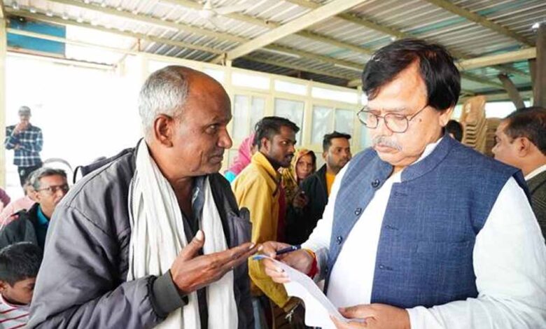 ऊर्जा मंत्री तोमर ने जनसुनवाई में किया समस्याओं का निराकरण