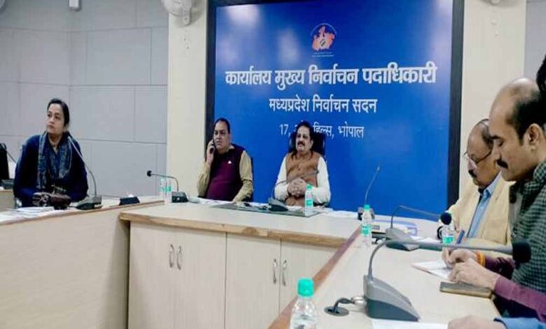 एसआईआर के कार्य को गंभीरता के साथ चुनावी मोड पर करें: आयोग निदेशक श्रीमती सक्सेना