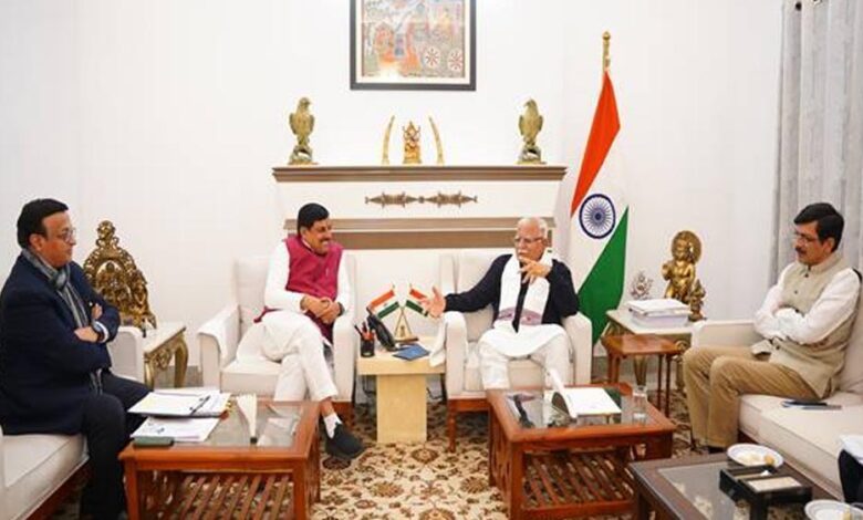 मुख्यमंत्री-डॉ-यादव-ने-केंद्रीय-मंत्री-डॉ.-खट्टर-से-की-सौजन्य-भेंट