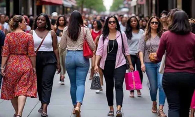 दुनिया-के-वे-देश-जहां-पुरुषों-से-ज्यादा-हैं-महिलाएं,-देखें-पूरी-लिस्ट