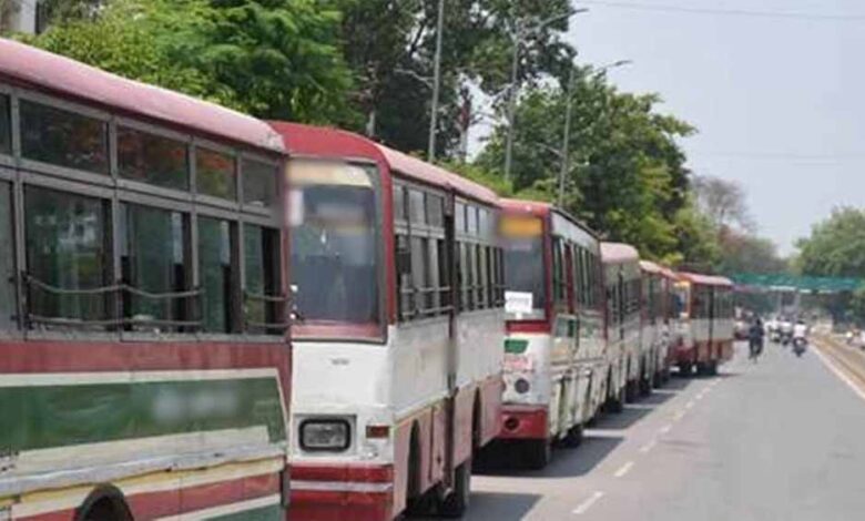 बड़े बदलाव की तैयारी: 899 बसों के परमिट रद्द होंगे, सचिव ने नियमों में बदलाव और जांच की मांग की