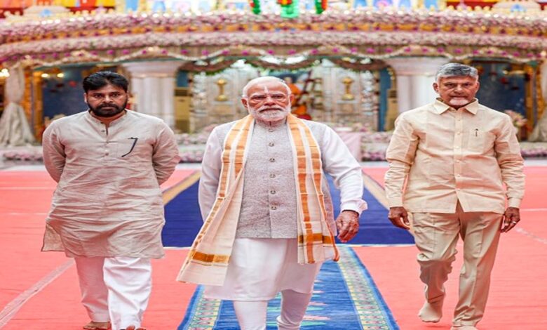 ऐश्वर्या राय ने पीएम मोदी से लिया आशीर्वाद, धर्म-जाति पर बोलीं- सिर्फ एक ही मायने रखता है