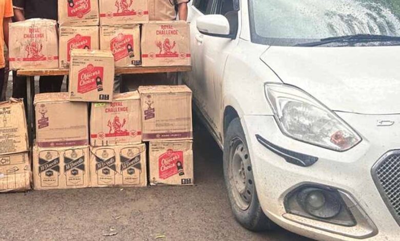 भोपाल की पॉश कॉलोनी में बड़ी कार्रवाई: साढ़े तीन लाख की अंग्रेजी शराब जब्त, तस्कर कार छोड़ कर फरार