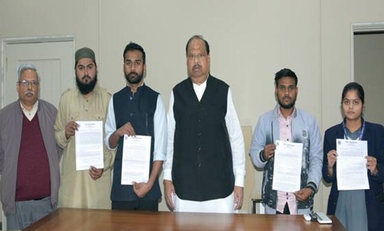 मंत्री  काश्यप ने अनुकंपा नियुक्ति पत्र किए वितरित