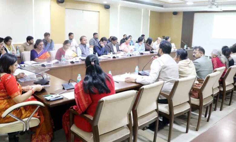 महिला एवं बाल विकास मंत्री सुश्री निर्मला भूरिया ने की विभागीय समीक्षा