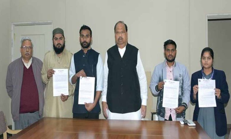 मंत्री-काश्यप-ने-अनुकंपा-नियुक्ति-पत्र-किए-वितरित