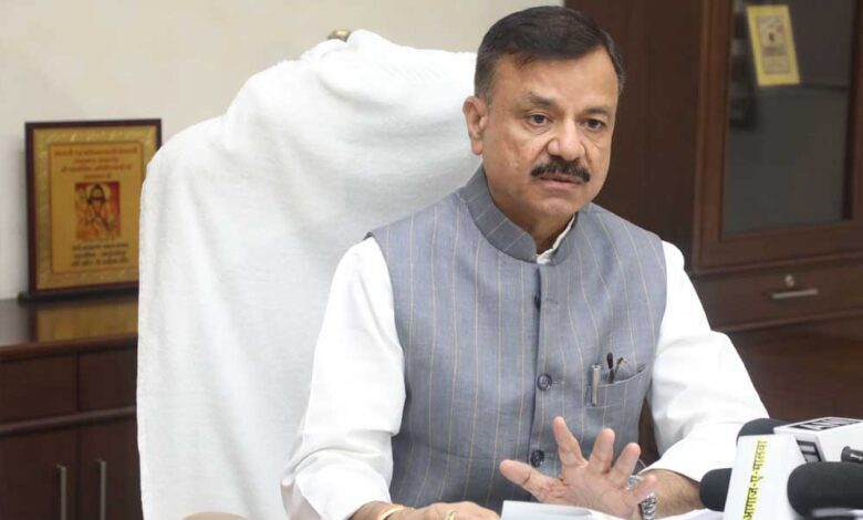 प्रदेश-के-स्कूलों-में-पढ़ाये-जा-रहे-पाठ्यक्रम-पर-हो-निरंतर-रिसर्च-मंत्री-सिंह