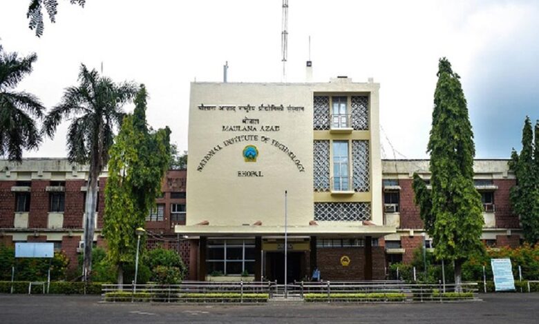 MANIT भोपाल और सिंगापुर का साझा शोध, बदलेंगे EV चार्जिंग और सोलर सिस्टम के मानक