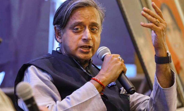 ट्रंप–मामदानी-मुलाकात-पर-थरूर-का-तंज!-क्या-कांग्रेस-को-दिया-बड़ा-राजनीतिक-संदेश?