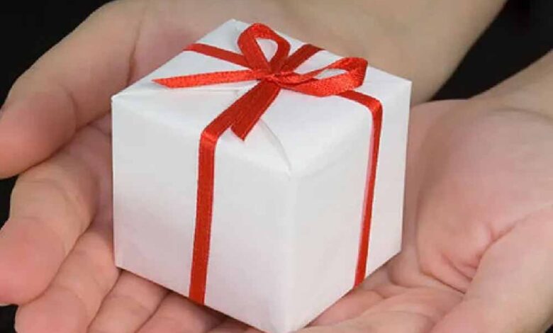 एसआइआर में बड़ा गिफ्ट: BLO को मिलेंगे मूवी के 2-2 फ्री टिकट और ₹500 का वाउचर!