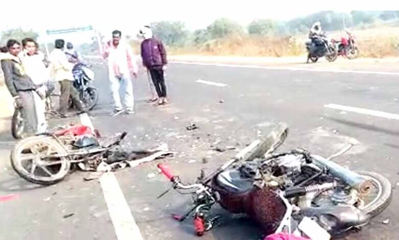 भैंस खोजने निकले परिवार पर कहर: बस की टक्कर से चार लोगों की दर्दनाक मौत