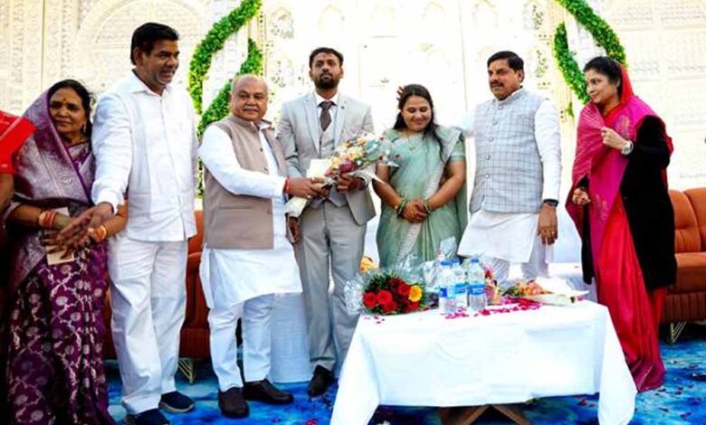 मुख्यमंत्री डॉ. यादव जतारा विधायक खटीक की सुपुत्री के विवाह समारोह में हुए शामिल