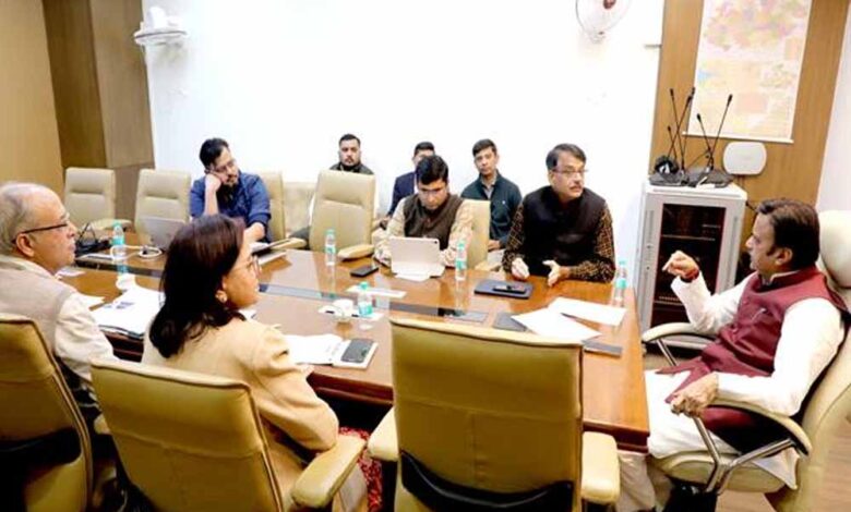 सीएम-केयर-योजना-के-शीघ्र-क्रियान्वयन-के-लिए-औपचारिकताएँ-प्राथमिकता-से-करें-पूर्ण-:-उप-मुख्यमंत्री-शुक्ल