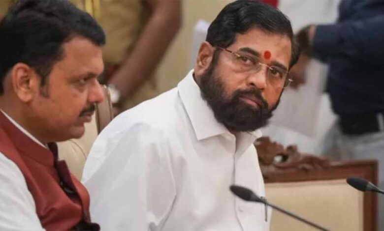 महाराष्ट्र में सियासी तूफ़ान थमा नहीं; समझौते के बाद भी BJP ने शिंदे गुट के तीन नेताओं को किया बाहर