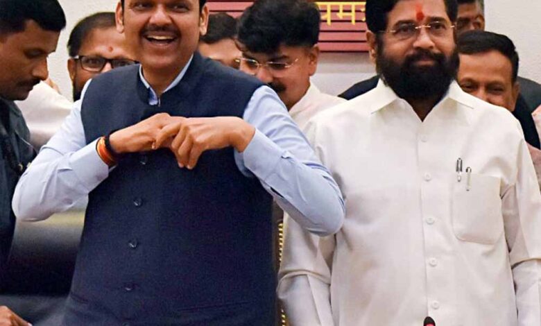 महाराष्ट्र-में-फिर-सियासी-संग्राम:-स्टिंग-ऑपरेशन-पर-भिड़ीं-भाजपा-और-शिंदे-सेना,-दो-भाइयों-की-तकरार-भी-उजागर