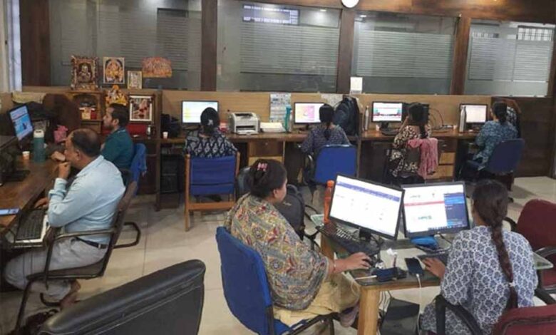 1 जनवरी से बदलेंगे कर्मचारियों की छुट्टियां, सरकार ने नोटिफिकेशन जारी किया