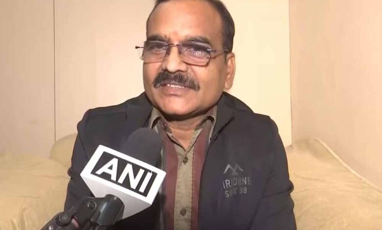 IAS संतोष वर्मा के बचाव में उतरे कांग्रेस के दिग्गज, ‘ब्राह्मण की बेटी’ बयान पर बढ़ी सियासी गर्मी