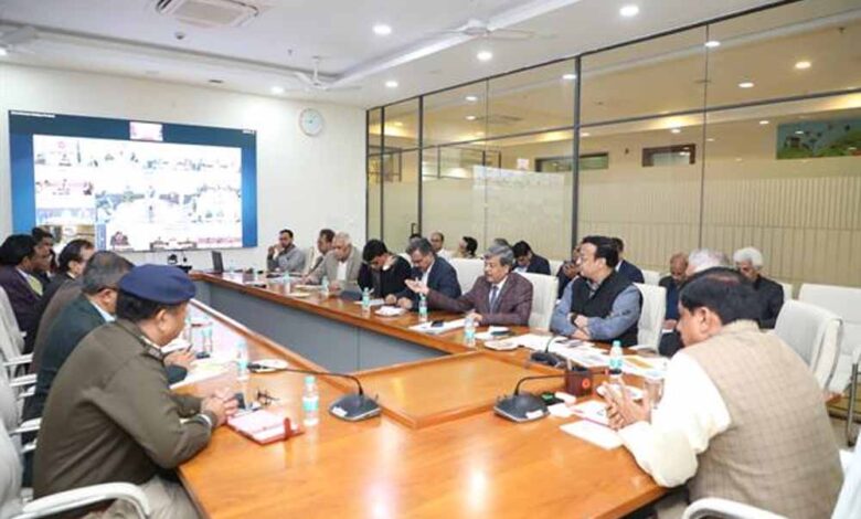 कानून व्यवस्था की आदर्श स्थिति सुनिश्चित करें