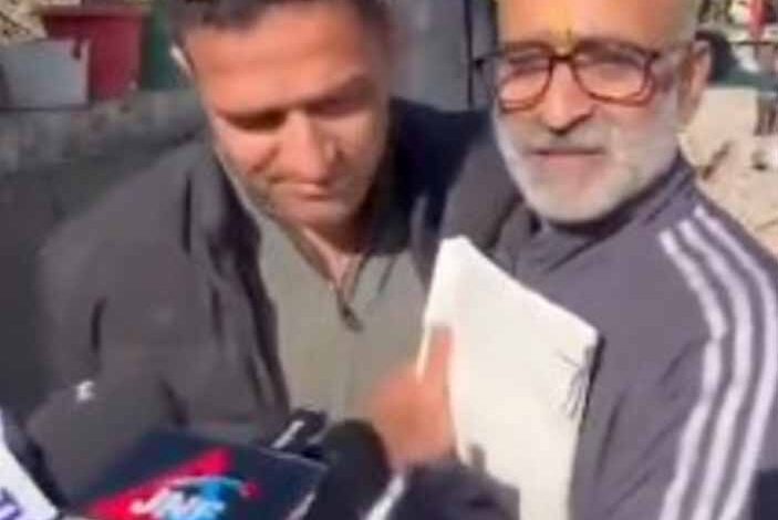 मुस्लिम-पत्रकार-का-घर-ढहा,-हिंदू-पड़ोसी-ने-बढ़ाया-मदद-का-हाथ—प्लॉट-गिफ्ट-कर-बनाया-मिसाल