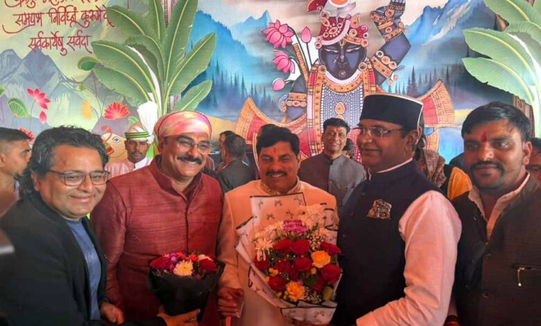 उज्जैन में मांगलिक विवाहोत्सव: मंत्री विश्वास सारंग संग शामिल होकर दी डॉ. अभिमन्यु को शुभकामनाएँ