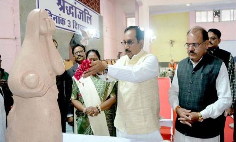 भोपाल-गैस-त्रासदी-की-41वीं-बरसी-पर-हुई-सर्वधर्म-प्रार्थना-सभा,-मंत्री-डॉ.-शाह-ने-दिवंगतों-को-दी-श्रद्धांजलि