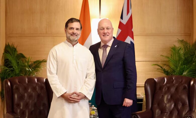 राहुल-गांधी-के-दावे-पर-bjp-का-पलटवार,-4-तस्वीरों-ने-खोली-‘विदेशी-मेहमान-से-मिलने’-वाली-बात-की-पोल