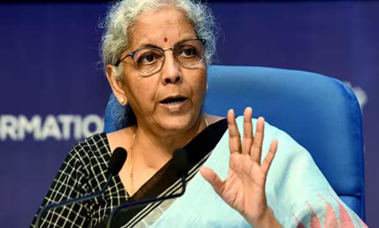 ‘रुपया खुद तय करता है अपनी दिशा’: डॉलर के मुकाबले रुपये की गिरावट पर वित्त मंत्री का बयान