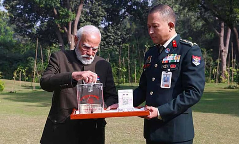 पीएम मोदी की देशवासियों से अपील: ‘सशस्त्र सेना झंडा दिवस फंड’ में दें योगदान, वीरों का बढ़ाएं मान