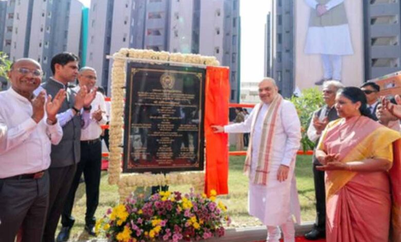 अमित शाह का गुजरात दौरा: पीएमएवाई के तहत बने ईडब्ल्यूएस घरों का किया उद्घाटन