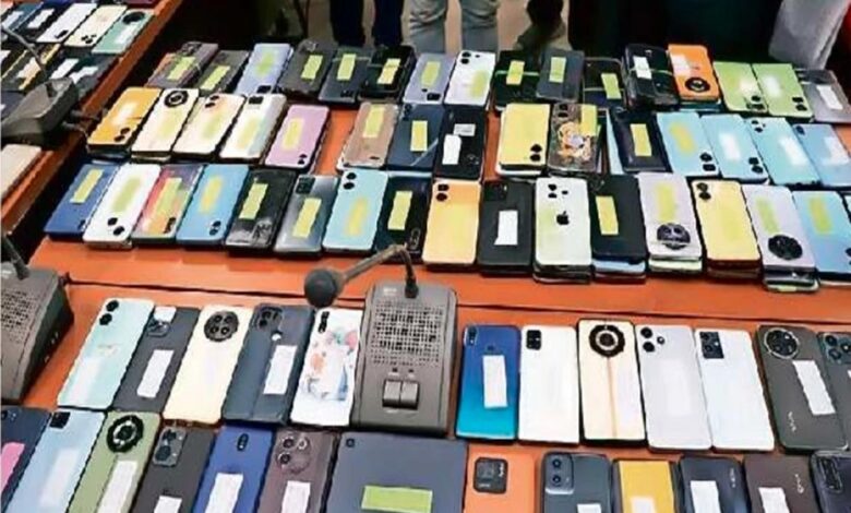 ग्वालियर पुलिस ने 1.82 करोड़ के 736 मोबाइल वापस कर लोगों की मुस्कान लौटाई