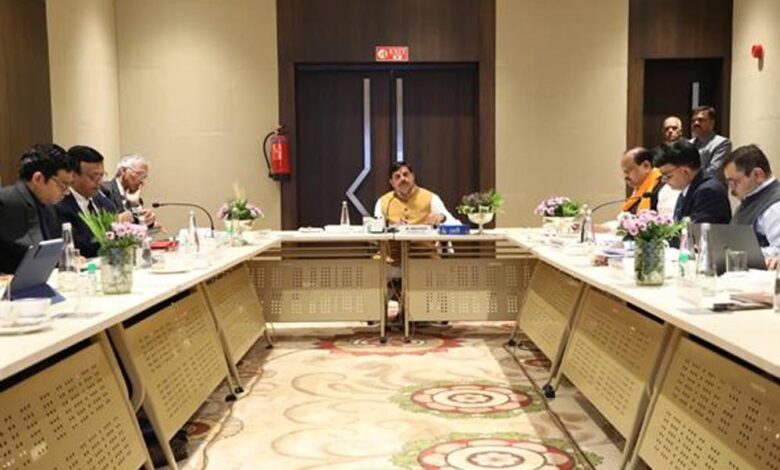 मेट्रोपॉलिटन-सिटी-के-दृष्टिगत-विकसित-औद्योगिक-क्षेत्रों-को-उद्योग-जगत-के-बीच-करें-प्रचारित-:-मुख्यमंत्री-डॉ.यादव