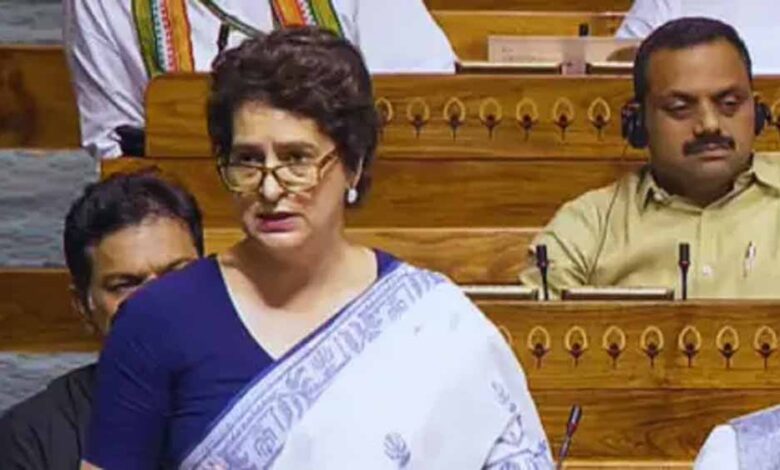 48-घंटे-में-बदला-सियासी-समीकरण:-लोकसभा-में-आखिर-कैसे-बढ़-गया-प्रियंका-गांधी-का-कद?