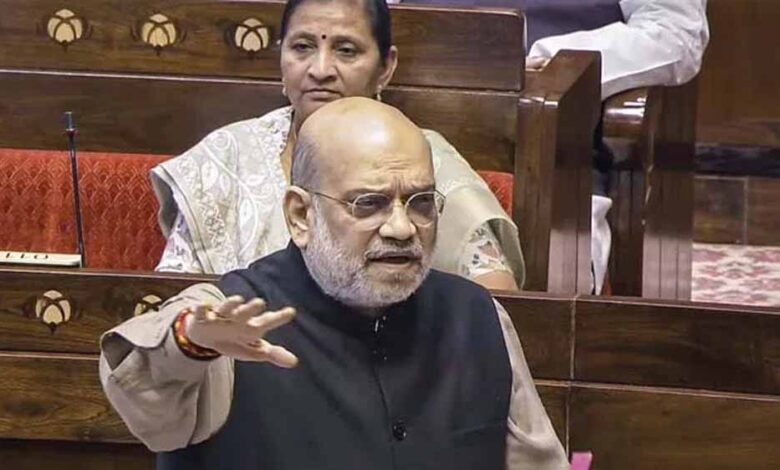 102° बुखार में अमित शाह का पलटवार: ‘वोट चोरी’ आरोप का जवाब देकर सदन से बाहर गए राहुल