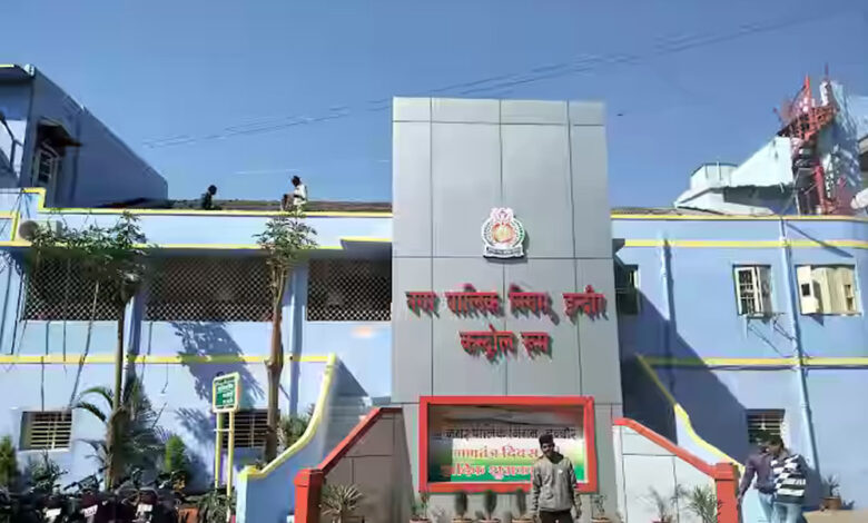 इंदौर नगर निगम का अनोखा तरीका: ढोल-ताशे बजाकर और न्यौता देकर करा रहा बकाया बिल भुगतान