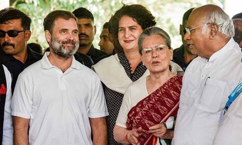 कांग्रेस-में-‘टीम-राहुल-बनाम-प्रियंका’-विवाद-तेज;-bjp-बोली—-इसी-mla-का-नाम-सामने-आया