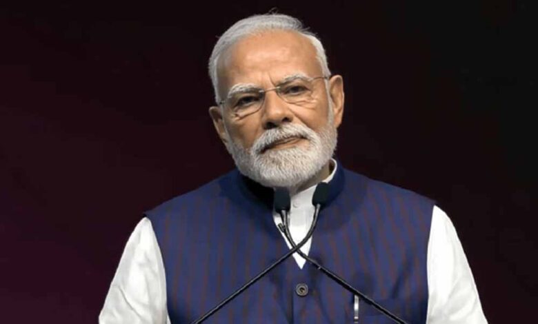 8वें वेतन आयोग पर बड़ा अपडेट: मोदी सरकार ने केंद्रीय कर्मचारियों को बताया, कब से होगा लागू