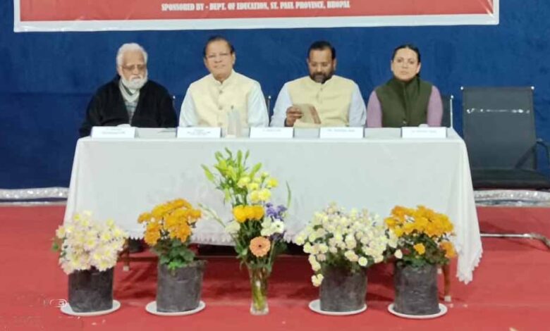 गुणवत्तापूर्ण शिक्षा की नींव है शिक्षकों का मानसिक स्वास्थ्य : फादर बाबू