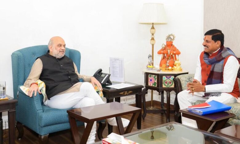 सीएम-मोहन-यादव-की-दिल्ली-में-अमित-शाह-से-मुलाकात,-दो-साल-के-कार्यकाल-का-दिया-ब्योरा