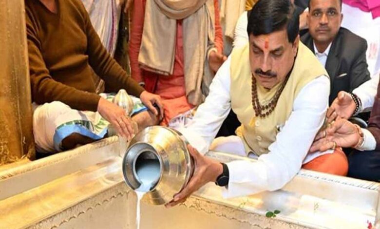 मुख्यमंत्री डॉ. यादव ने काशी विश्वनाथ मंदिर में किए दर्शन