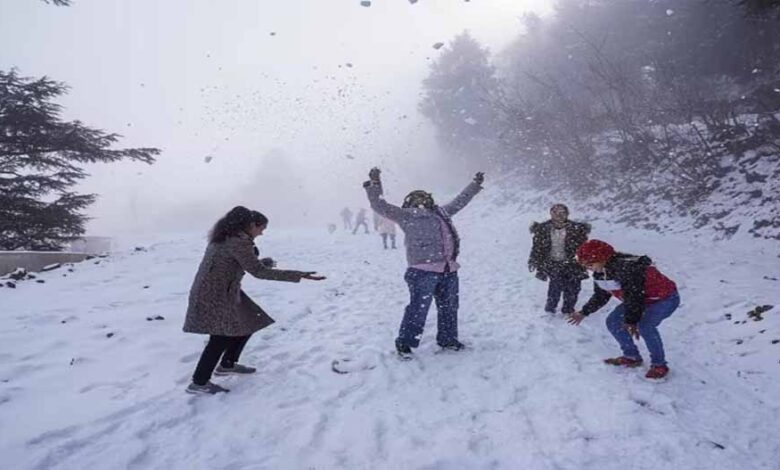 जम्मू-कश्मीर में बदलेगा मौसम का मिजाज, झमाझम बारिश के साथ बर्फबारी की संभावना