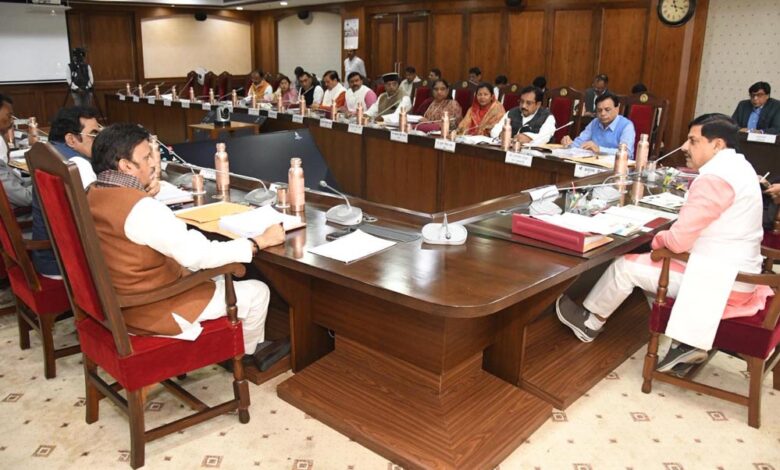 मप्र में दैवेभो-स्थायीकर्मी की 7 कैटेगरी खत्म, आदिवासी जिलों के लिए 1782 करोड़ का सिंचाई पैकेज