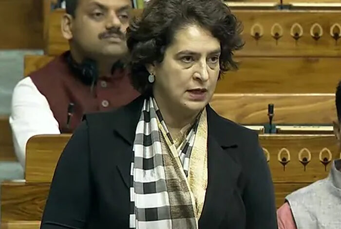 महात्मा गांधी मेरे परिवार के नहीं थे, नाम बदलने की सनक ठीक नहीं— जी राम जी योजना पर प्रियंका का तीखा प्रहार