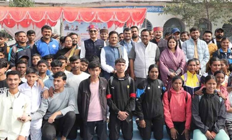 उप मुख्यमंत्री ने सांसद कप खेल प्रतियोगिता का किया शुभारंभ