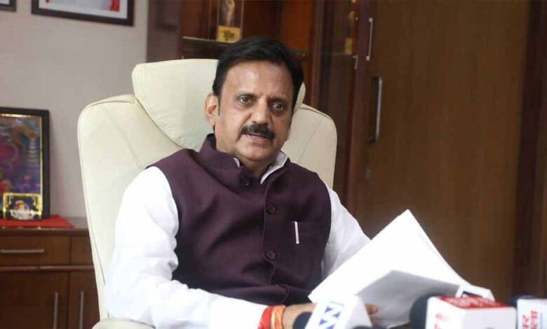 उप मुख्यमंत्री ने बसामन मामा में किसान एवं सहकारिता सम्मेलन की तैयारियों का लिया जायजा